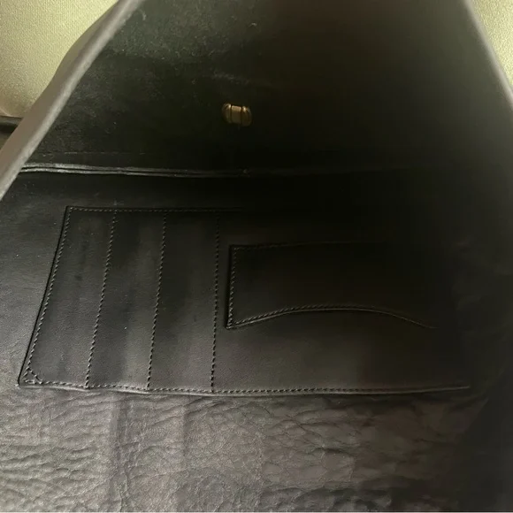90’s Coach Black Leather Messenger Bag - Picture 6 of 8